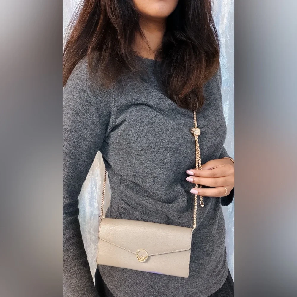 Fendi wallet on chain - Picture 11 of 12